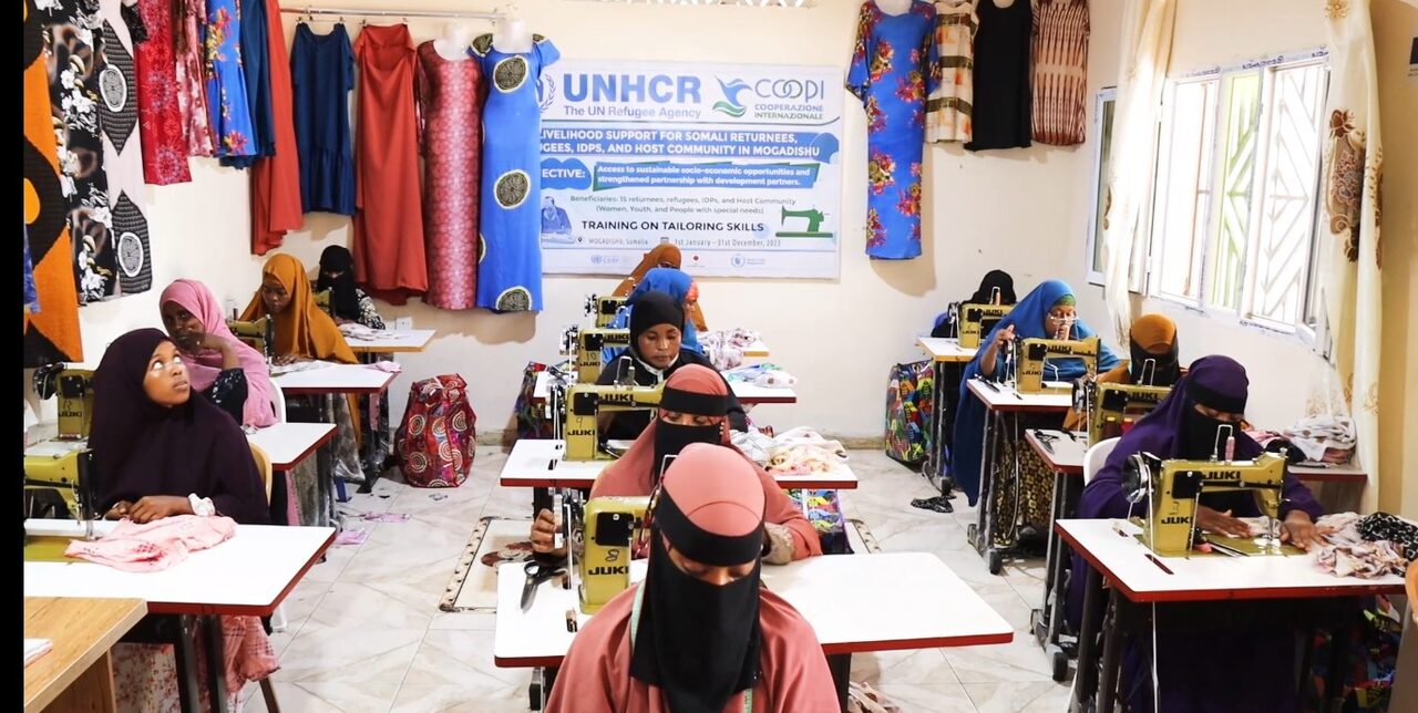 Falegnami, riparatori informatici, sarte ed idraulici. In Somalia rifugiati, ex migranti e sfollati hanno una nuova opportunità