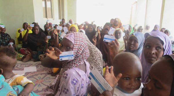 Local communities in Nigeria take in refugees