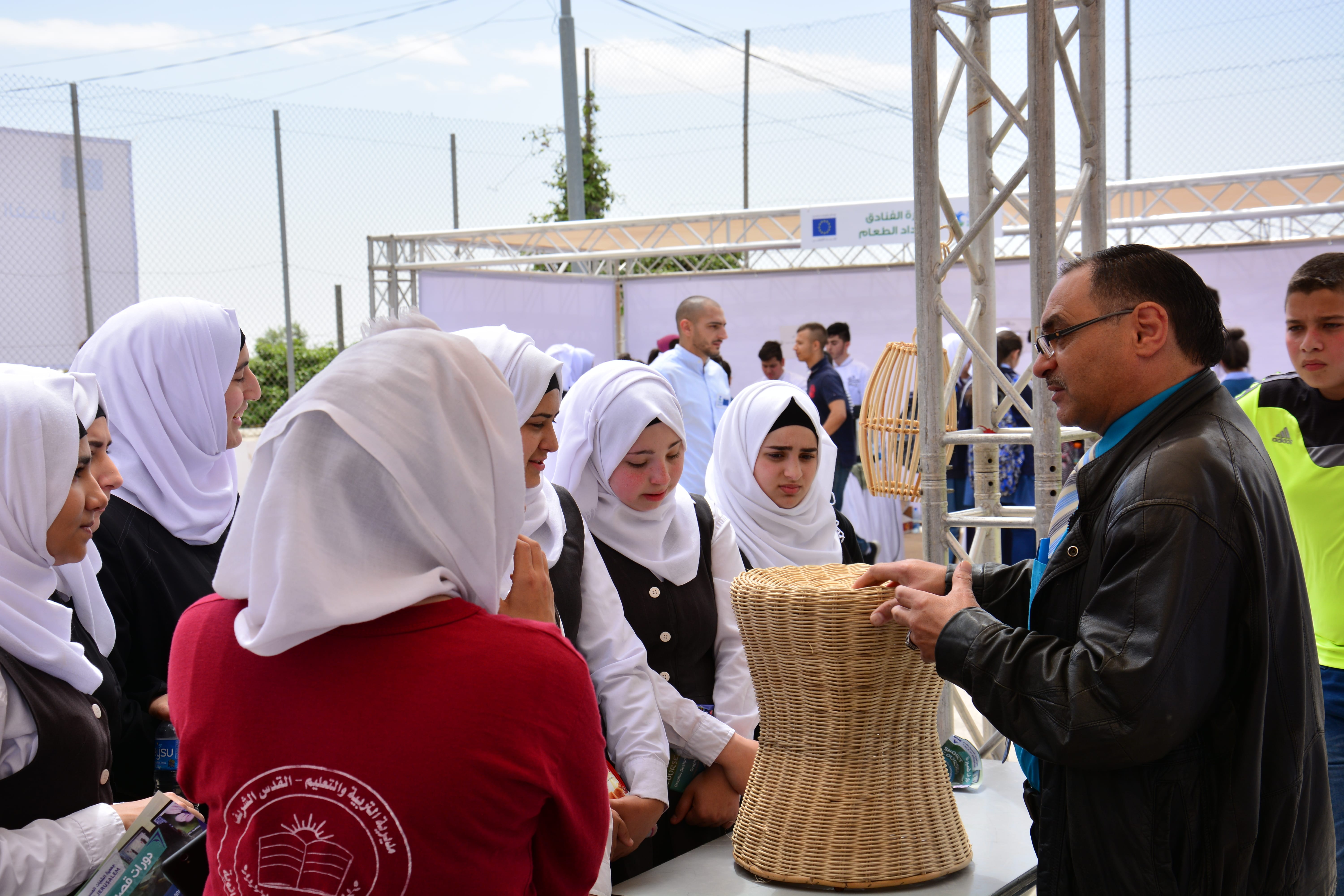 400 students for the First Vocational Educational Expo | COOPI